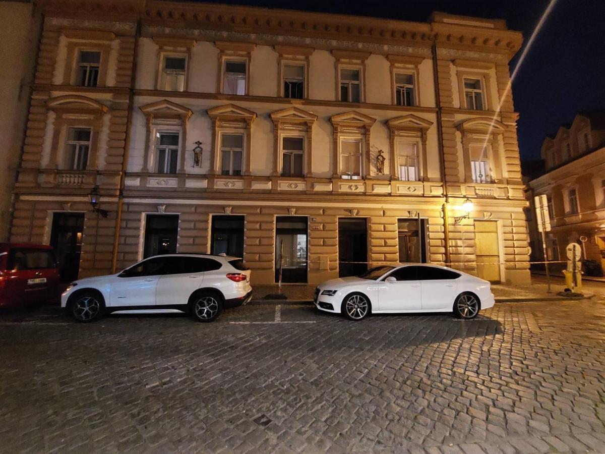Exkluzivni Apartman V Prizemi V Hradci Kralove Hradec Kralove Exterior photo